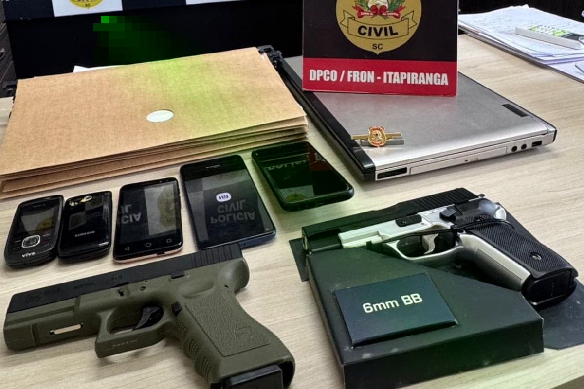 Polícia Civil cumpre mandado contra falsa juíza federal em Itapiranga