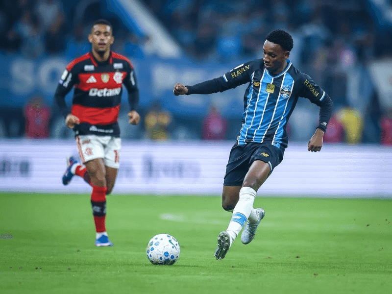 Dominado pelo Flamengo, Grêmio perde e entra no Z-4 do Brasileirão