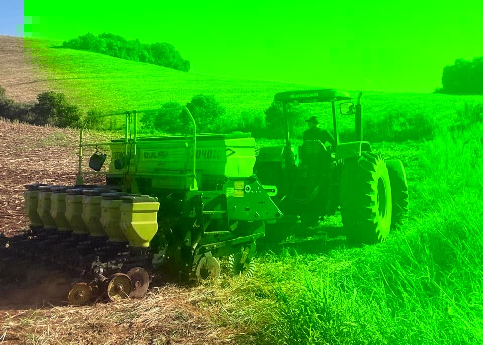 Novo Tiradentes intensifica plantio de milho safrinha com apoio da patrulha agrícola