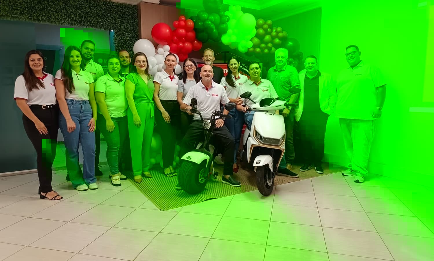 CZNet sorteia duas motos elétricas e contempla clientes de Rodeio Bonito